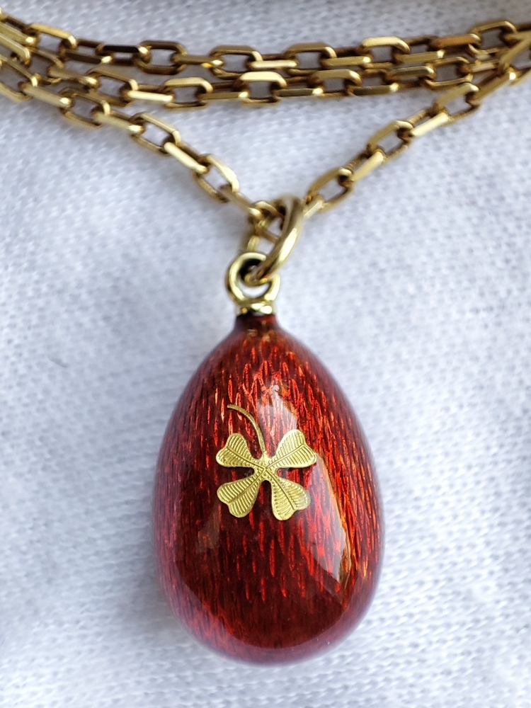 Faberge Pandantiv Aur 18K Oul Faberge de Victor Mayer Egg Ou Cu Email Rosu Trifoi cu Patru foi Norocos