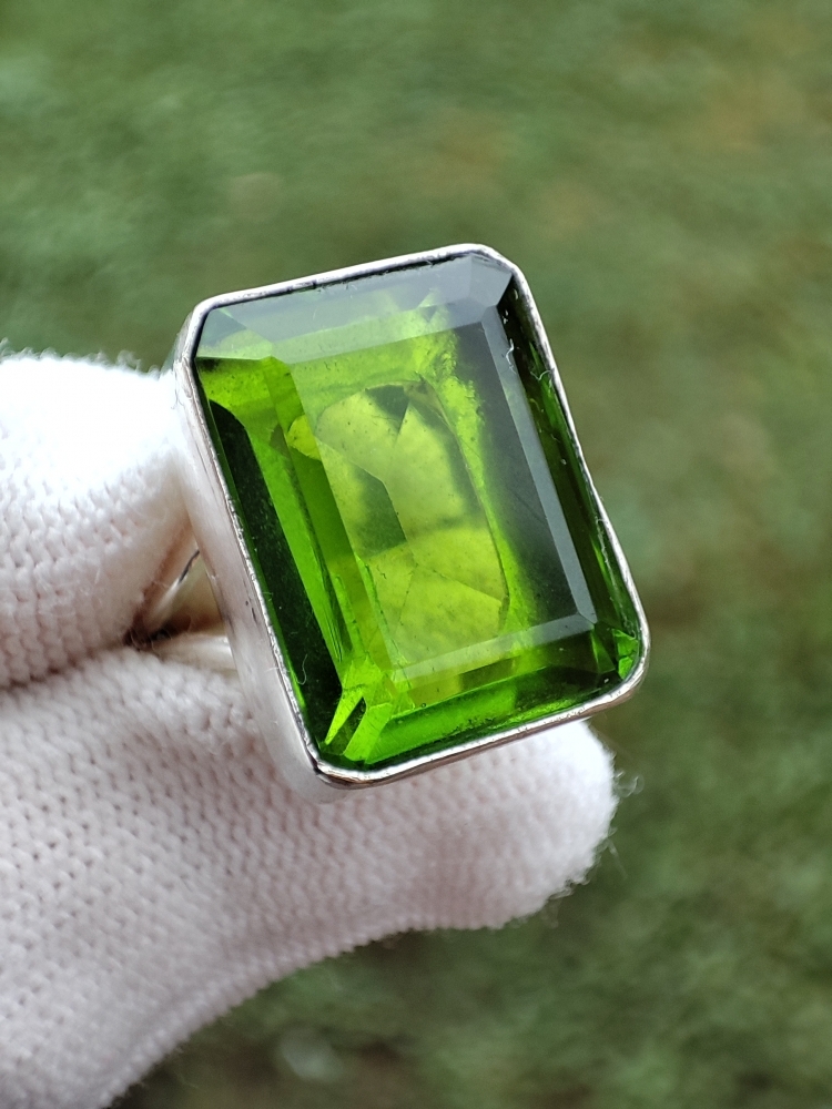 925 Inel argint cu peridot masura 17