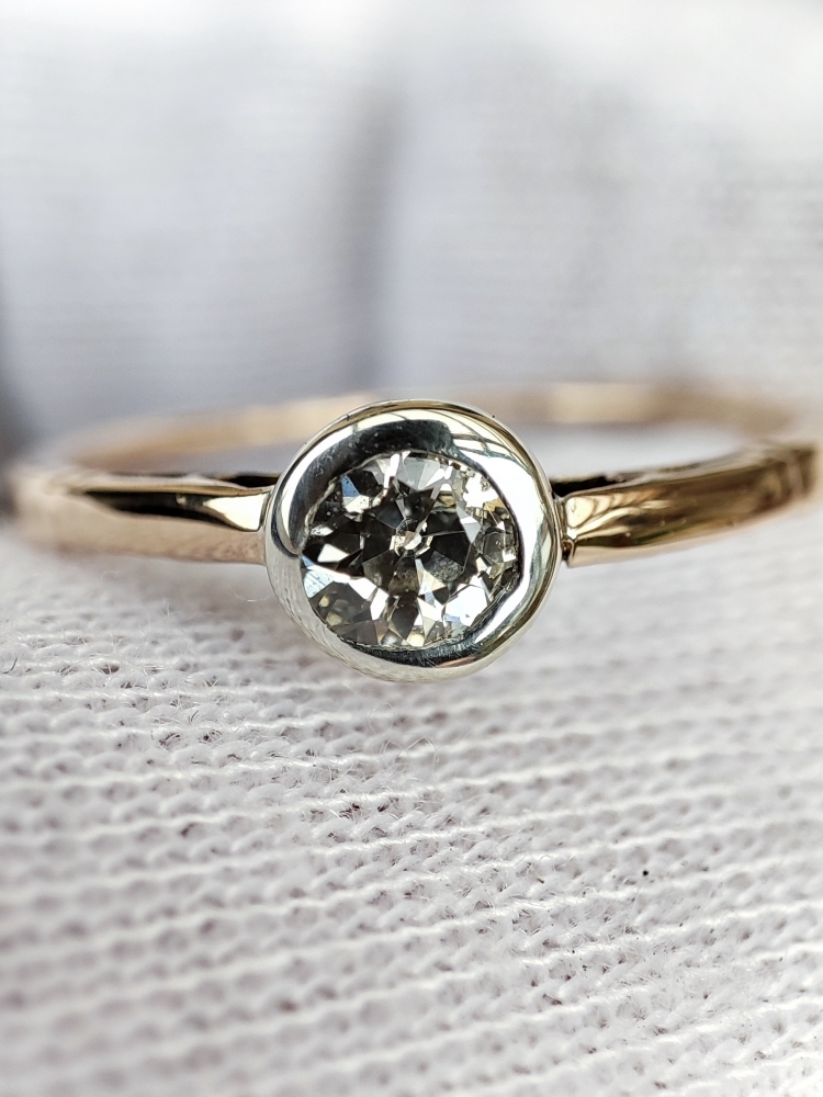 inel aur 14k cu Diamant OLD euro cut stil Button argint M9
