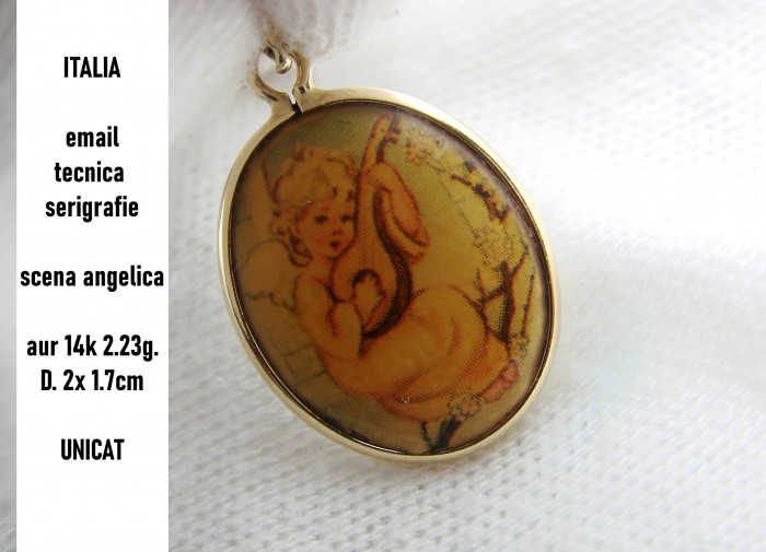 Pandantiv amuleta aur 14k cu email serigrafie scena angelica  mandolina