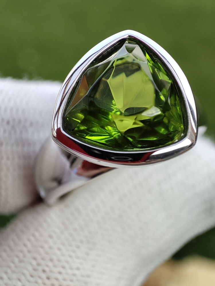 925 Inel argint cu chihlimbar verde masura 16