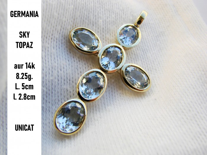 Cruciulita aur 14k cruce aur cu Topaz sky Unicat