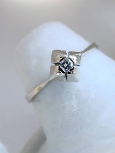 Inel aur alb 14k cu diamant model Tulip unicat