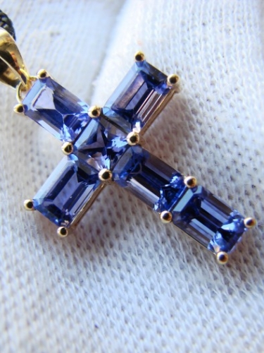 Cruciulita cruce aur 18k cu tanzanit tanzanite certificat