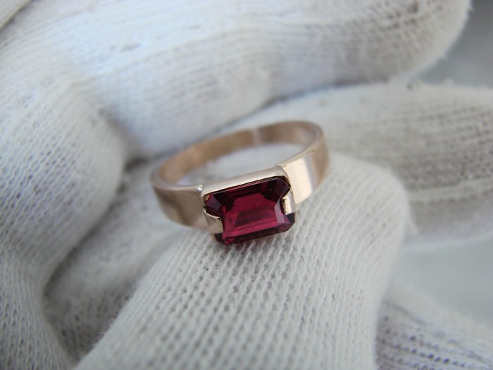 Inel aur 14k rusesc rusia cu rubelit