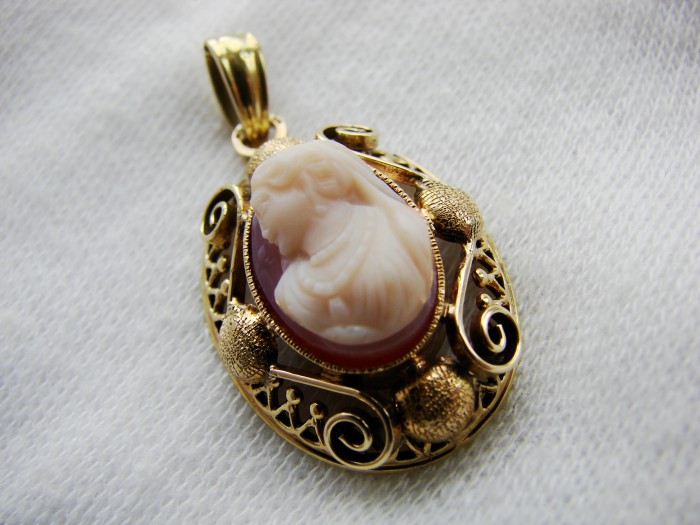 Pandantiv aur 14k camee cameo  cameea naturala scoica camea