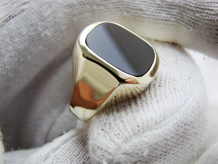 Inel aur 14k barbatesc ghiul aur diplomat cu onix natural clasic