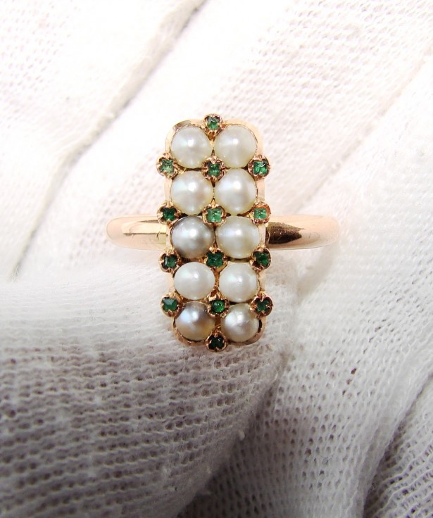 Victorian inel aur 18k cu perle si smaralde