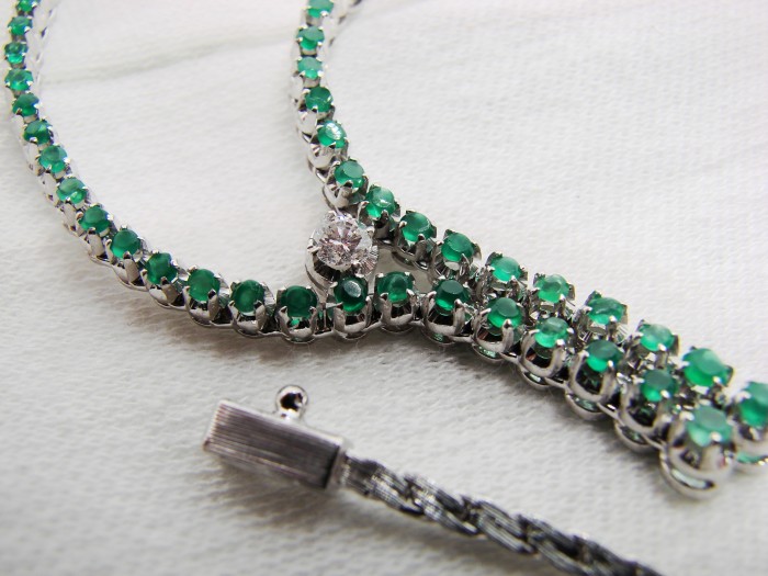 Colier lantisor aur 18k cu granat tsavorit si diamant unicat