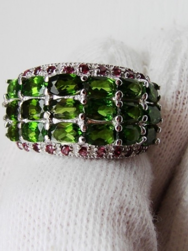 925  inel masura 14 cu granate si diopside masura 14