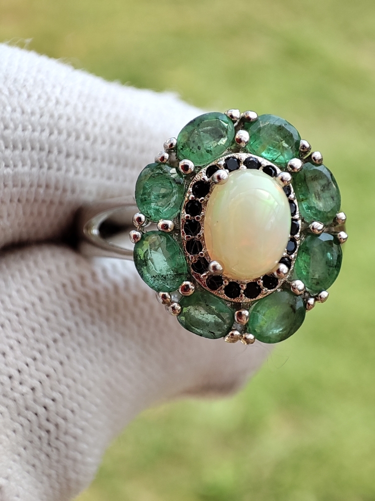 925 INEL ARGINT CU OPAL SI SMARALD MASURA 16