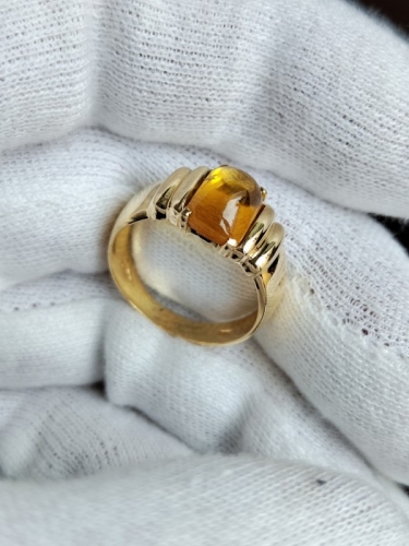 Inel aur 18k cu safir cabochon galben unicat