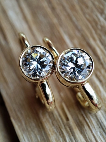 Cercei Aur 18K Cu Diamante Clasic Style