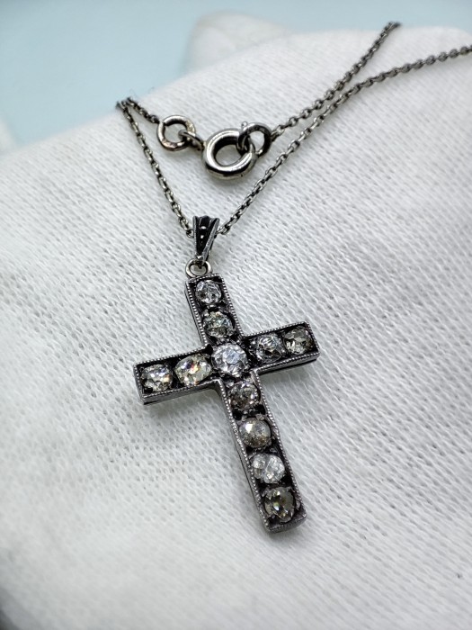 Pandantiv Cruciulita cruce aur alb 14k cu diamante old euro mine cut 1.2ct. lantisor aur alb 14k