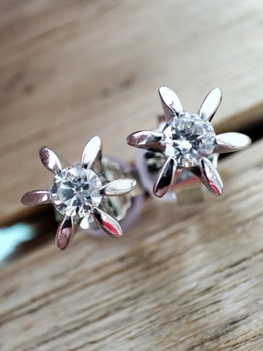 Cercei aur alb 14k cu diamante stud fluturas unicat
