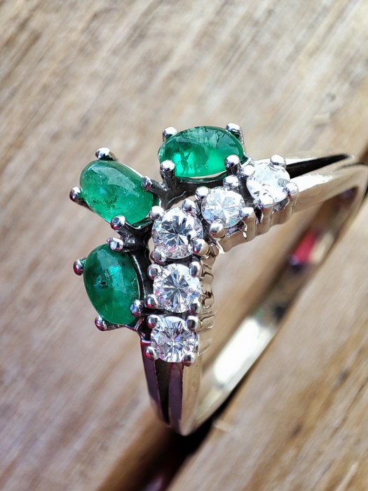 Inel aur alb 14k cu smaralde si diamante smarald diamant natural THE CROWN