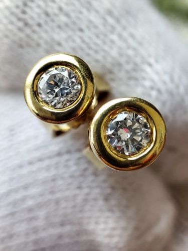 Cercei aur stud 14k cu diamante button bezel unicat