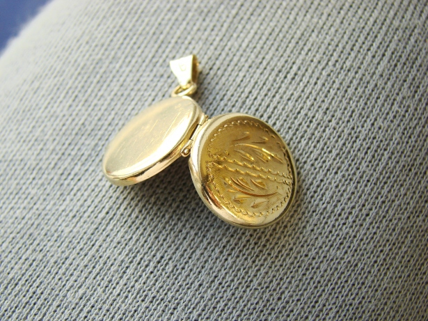 Amuleta pandantiv caseta aur 14k pentru poze poza dubla