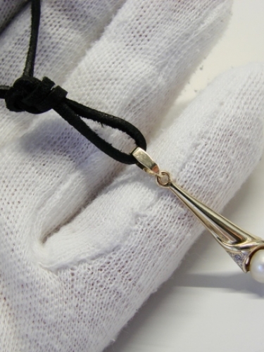 Amuleta pandantiv aur 14k cu perla naturala unicat