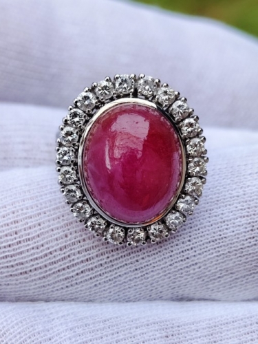 Inel aur alb ROYAL 18k cu rubin natural si diamante diamant