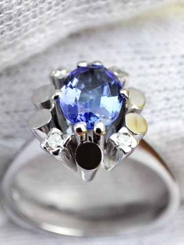 Inel aur alb 14k cu tanzanit ziosite natural si diamante certificat inel aur de logodna cu tanzanit unicat