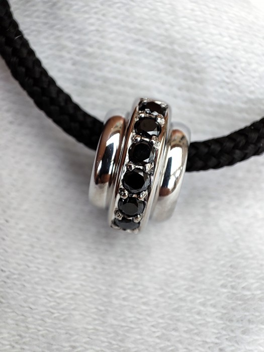 Pandantiv aur alb 18k cu diamante naturale negre diamant negru unicat