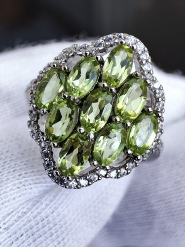 925-Inel argint cu peridot masura 11