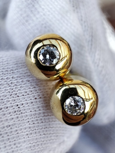 Cercei aur 18k button style fluture stud cu diamant unicat diamante