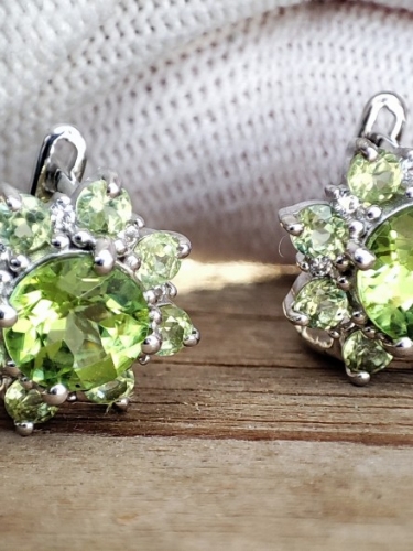 925 CERCEI ARGINT CU PERIDOT