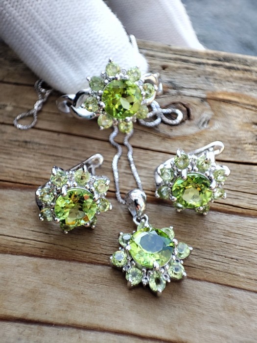 925 INEL ARGINT CU PERIDOT MASURA 16