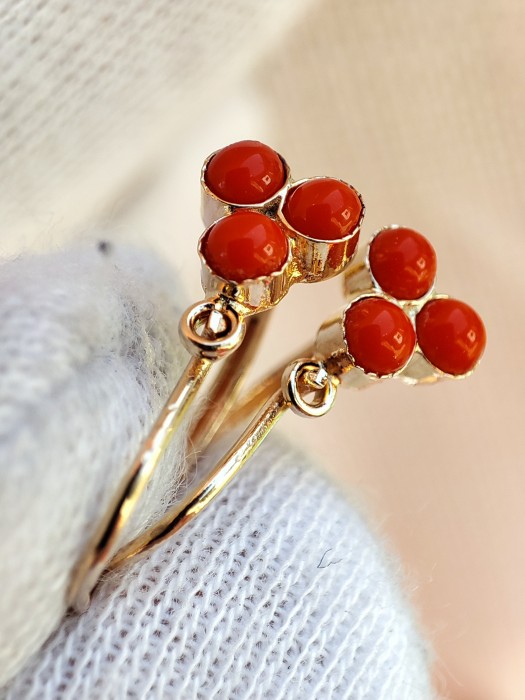 Cercei Aur 14K Copii Fetite Coral Rosu Montura 3 Petale bezel