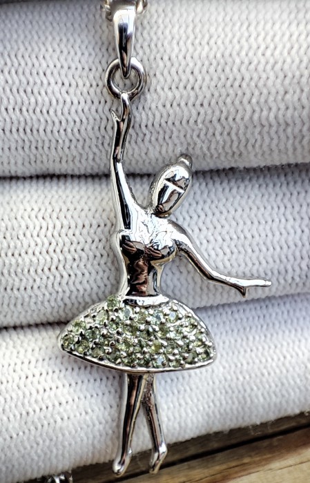 925 PANDANTIV ARGINT CU PERIDOT BALERINA