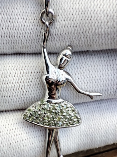 925 PANDANTIV ARGINT CU PERIDOT BALERINA