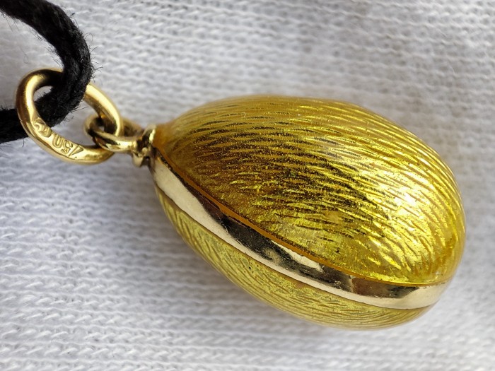 Pandantiv aur 18k Victor Mayer individual ou de paste Fabergé Style Galben unicat